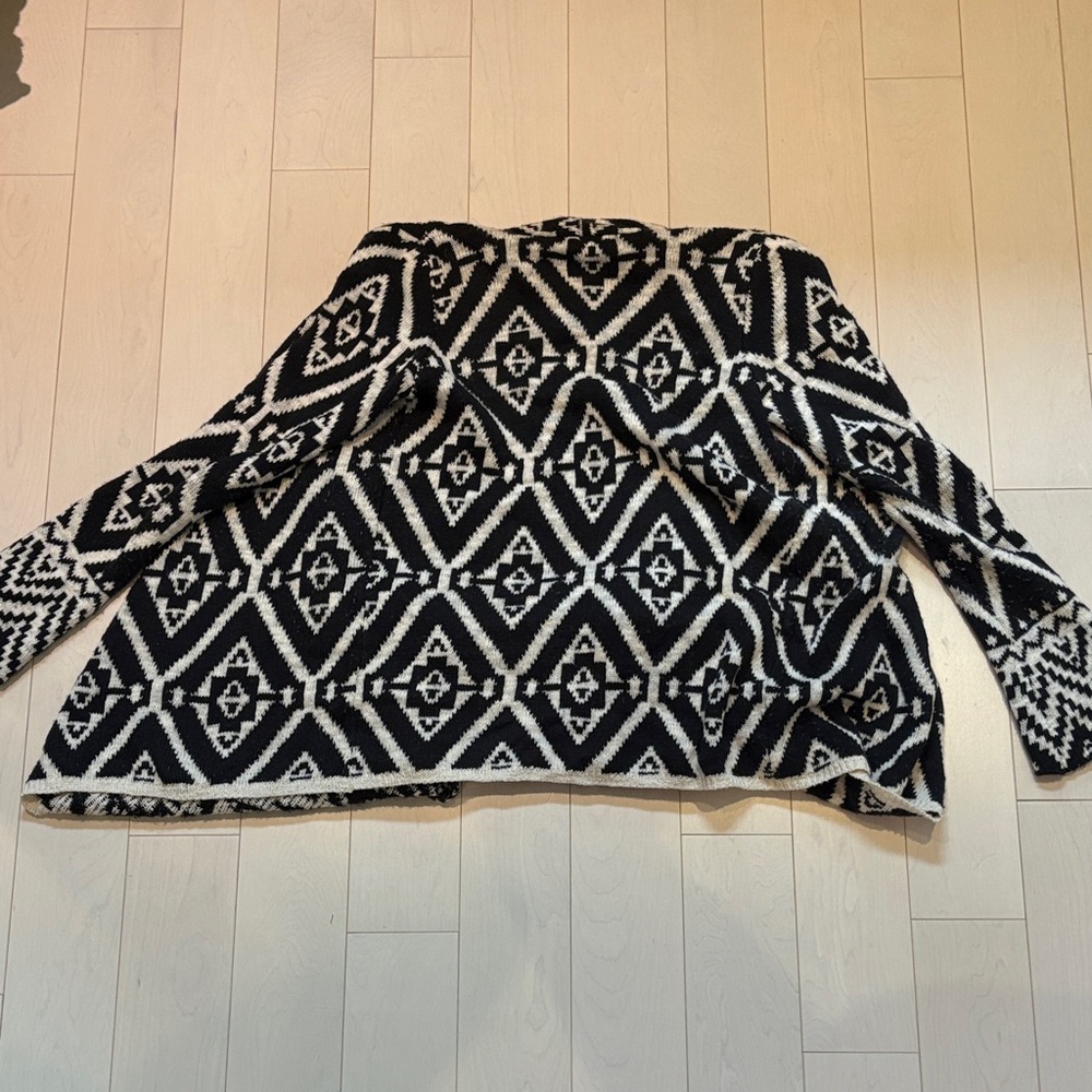 Geometric Black and White Sweater